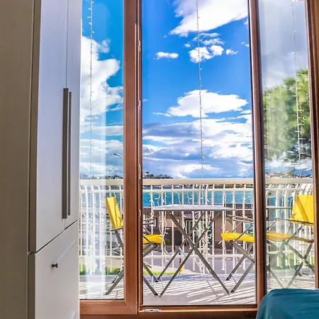Happyrooms Bed & Breakfast 3*