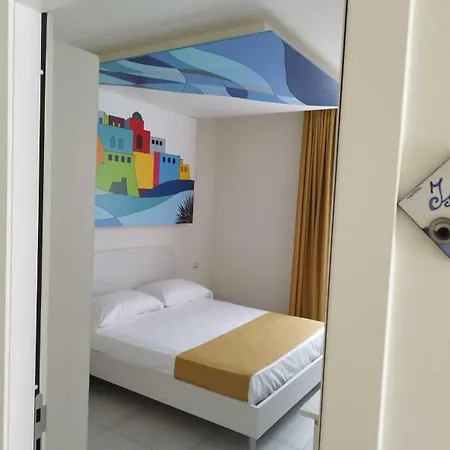 Bed & Breakfast Happyrooms 3*